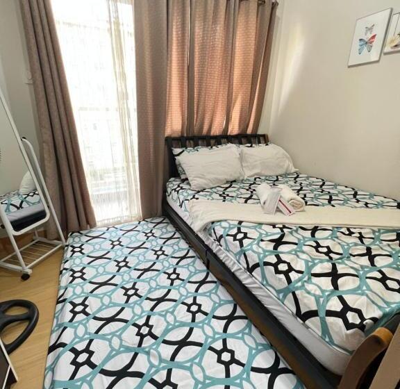 آپارتمان 1 خوابه با چشمانداز استخر, Trees Marias Affordable Staycation In Quezon City