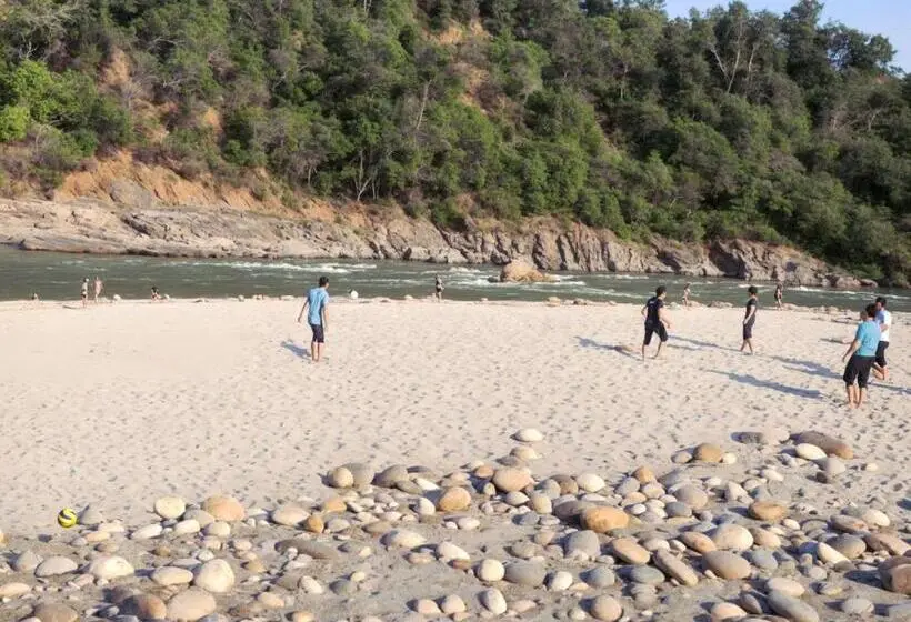 اتاق لوکس با بالکن, River Beach Resort Trishuli