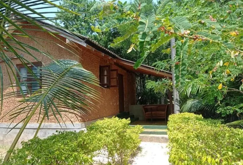 デラックストリプルルーム, Ralapela Eco Resort
