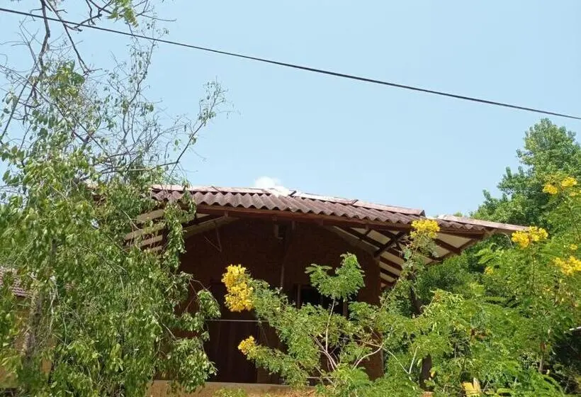 デラックスルーム, Ralapela Eco Resort
