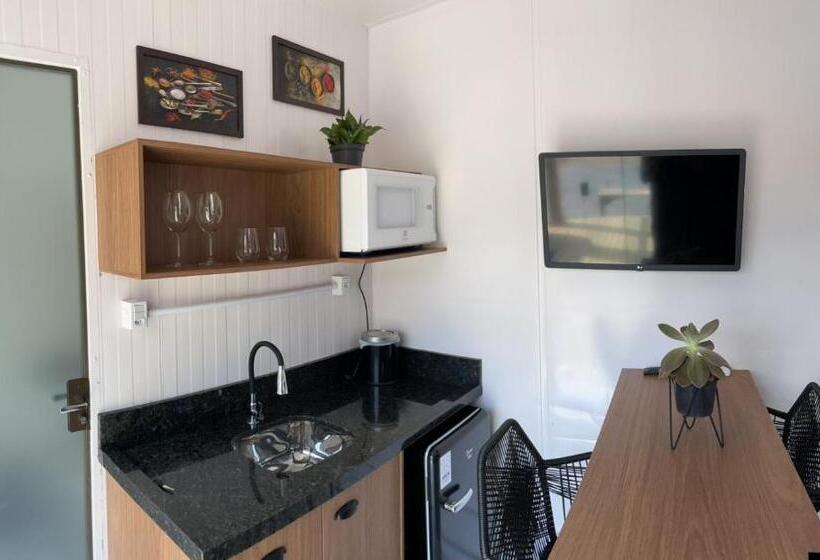 발코니가 있는 스위트, Container Guest House