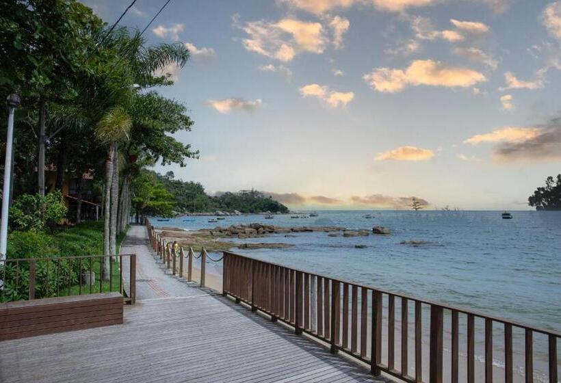 발코니가 있는 스위트, Container Guest House