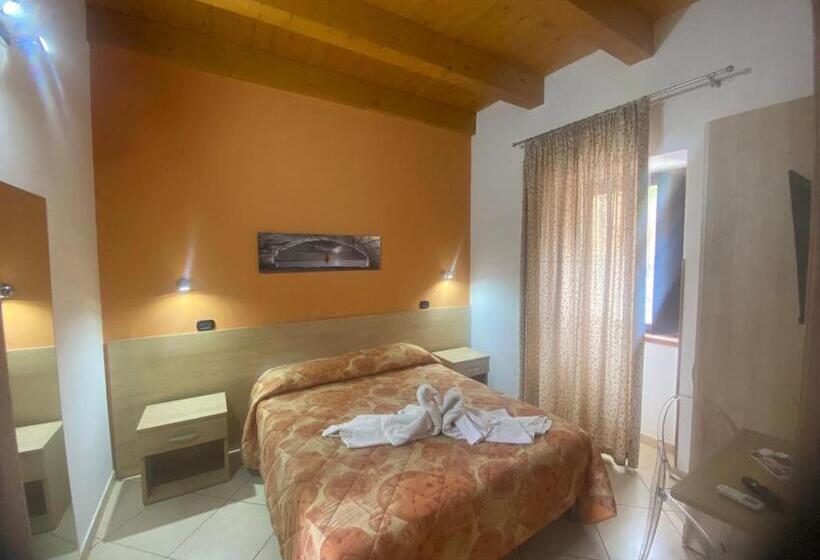Номер Deluxe, Mandanici :borgo Marsalini 2.0