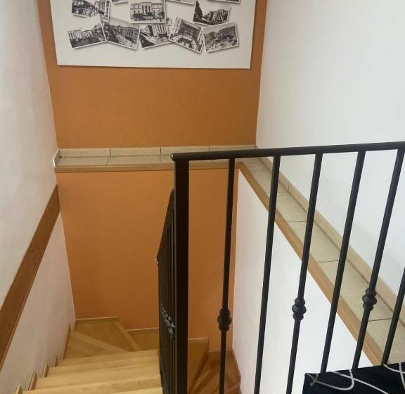 חדר משפחתי דלוקס, Mandanici :borgo Marsalini 2.0