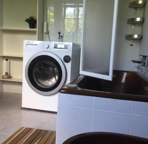 اتاق استاندارد, Salara House