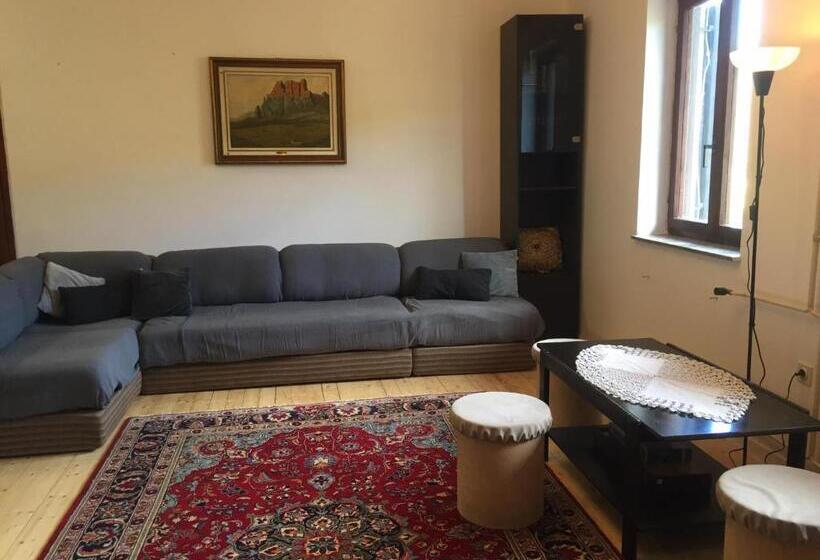 آپارتمان 1 خوابه, Salara House