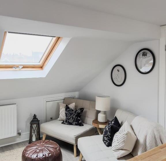 스탠다드 트리플 룸, Whimsical Land