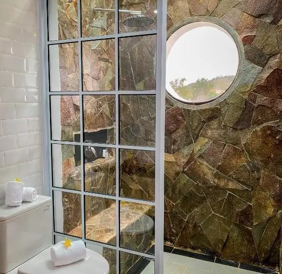 オーシャンビュースタンダードルームバルコニー付き, Morelo Water Villa