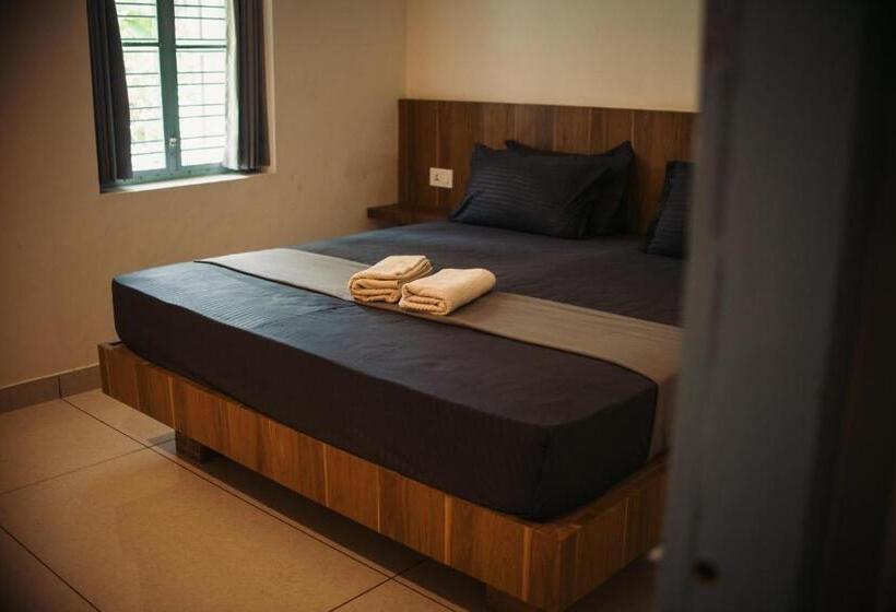 اتاق استاندارد, Paddlecult Surf Retreat