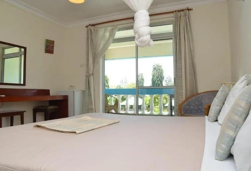اتاق لوکس با بالکن, Asins Holiday Inn