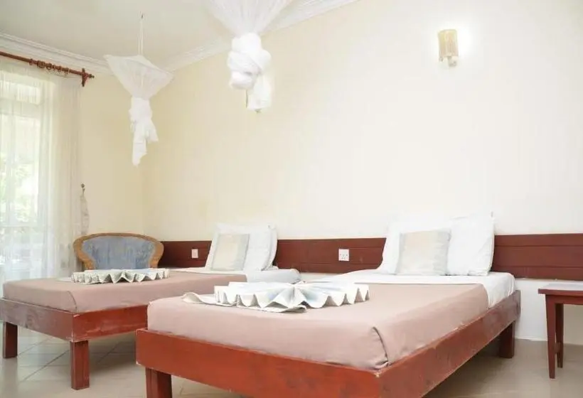 اتاق لوکس با بالکن, Asins Holiday Inn
