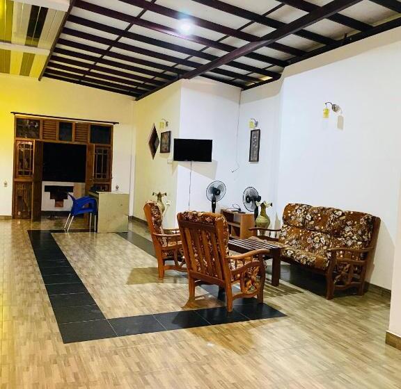 ファミリールーム, Happy Resort Yala