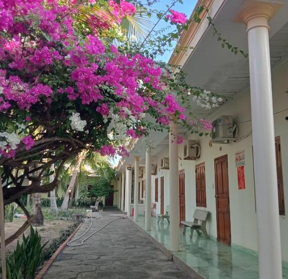 اتاق استاندارد با چشم‌انداز باغ, Homestay Nhật Thi