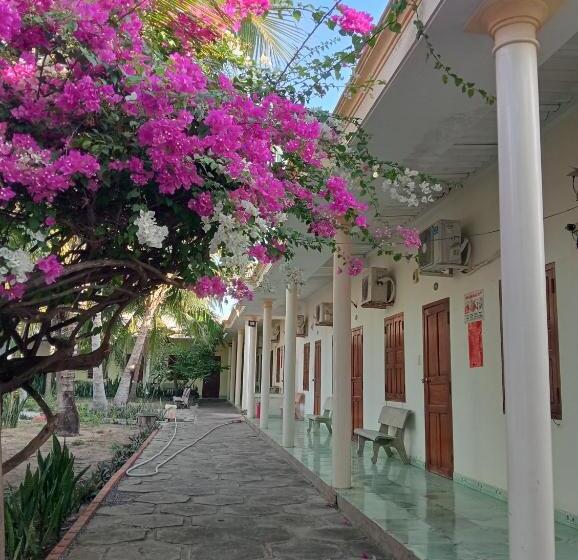اتاق استاندارد چهارنفره با چشم‌انداز باغ, Homestay Nhật Thi