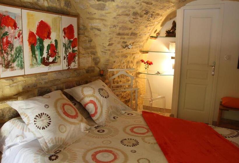 Номер Стандарт Вид на Сад, Chambre Cévennole