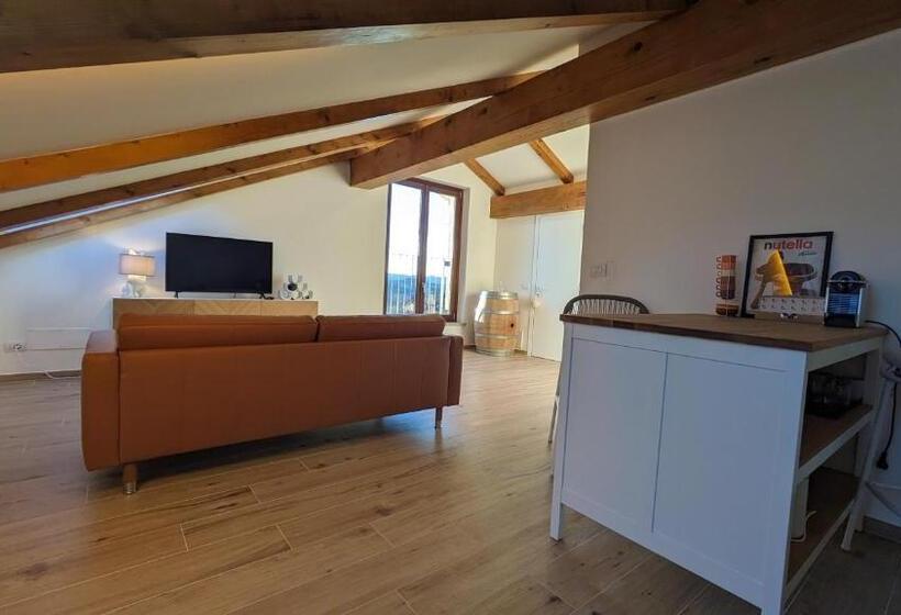 バルコニー付きデラックスルーム, Charming Barolo Wine Loft