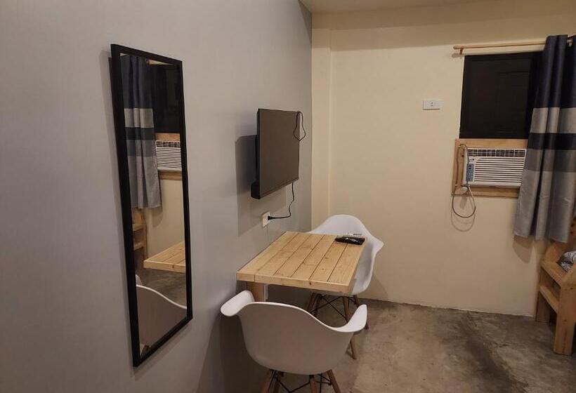 اتاق استاندارد سه نفره, Danny S Den Boracay