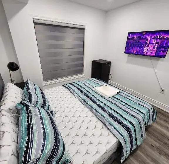 デラックスルーム, New Modern Cozy Room In Innisfil