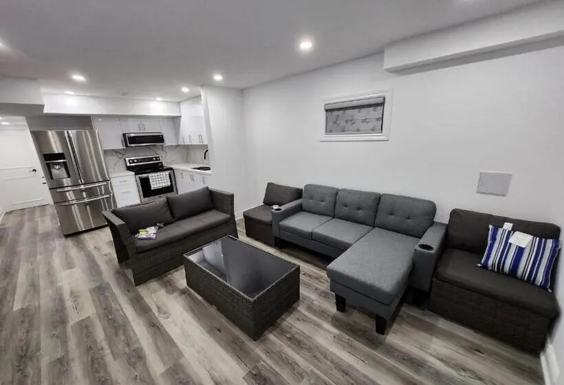デラックスルーム, New Modern Cozy Room In Innisfil