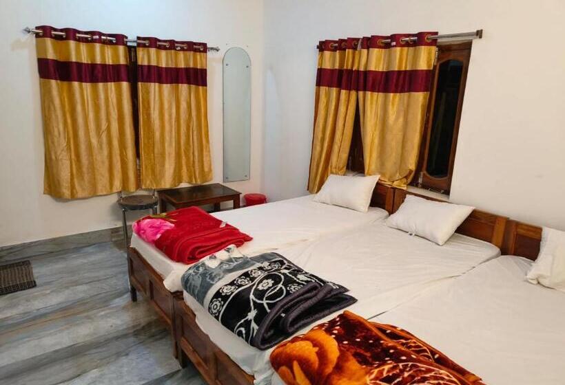 Номер Стандарт Трехместный, Paradise Inn