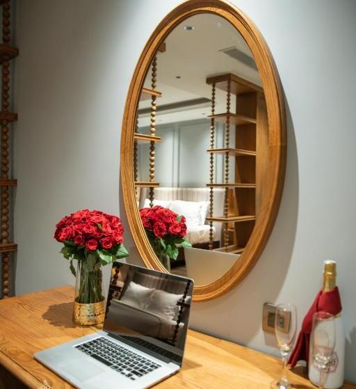 سوییت اجرایی, Hadana Boutique