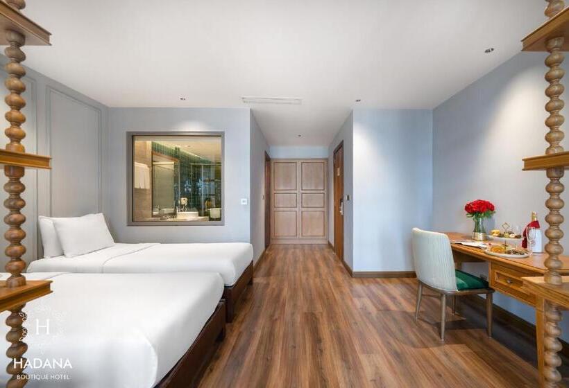 سوییت خانوادگی, Hadana Boutique