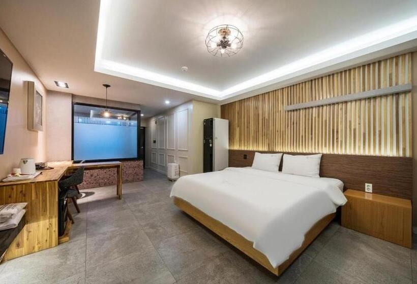 Номер Стандарт с Гидромассажем, Kkaebi Stay