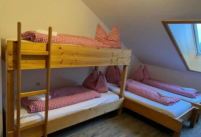 Standard Neljän Hengen Huone, Naturfreundehaus Brend