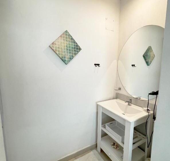 标准三人间, Boutique