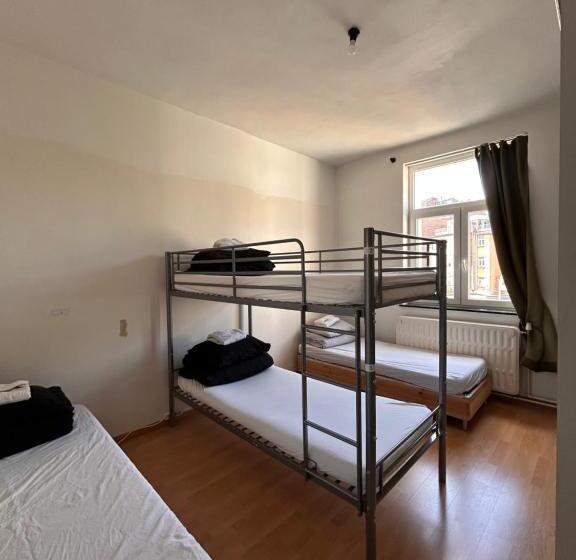 ルームシェアのワンベッド, Etterbeek Youth Hostel