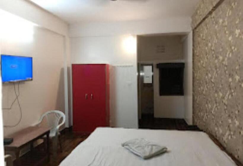 Camera Deluxe, Payal Bhubaneswar