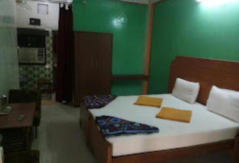 Camera Standard, Payal Bhubaneswar