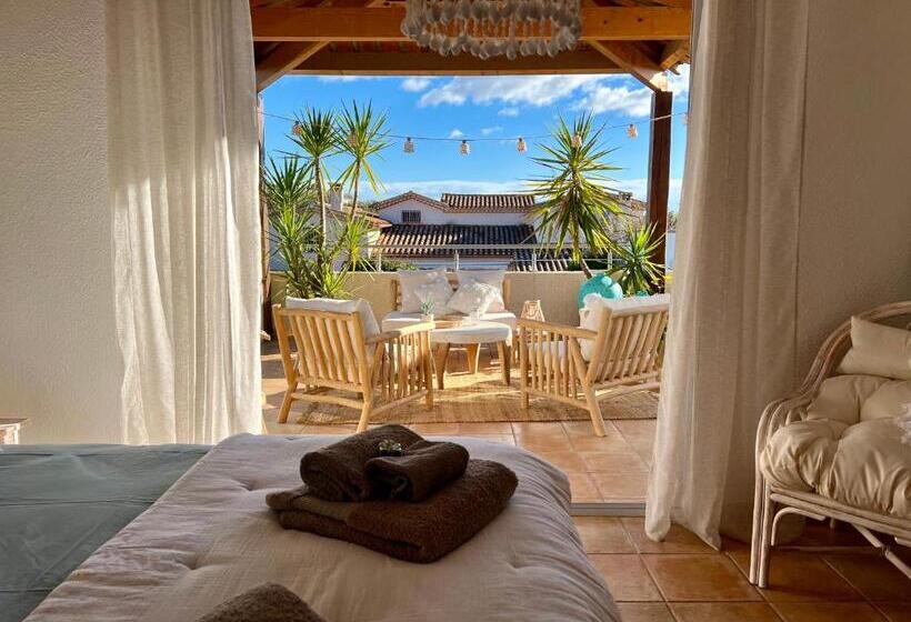 غرفة قياسية مزوَّدة بتراس, Au Bonheur Dezange