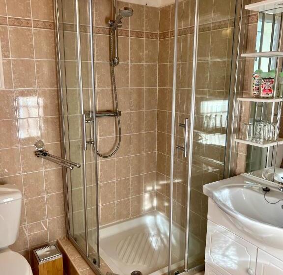 غرفة قياسية, Au Bonheur Dezange