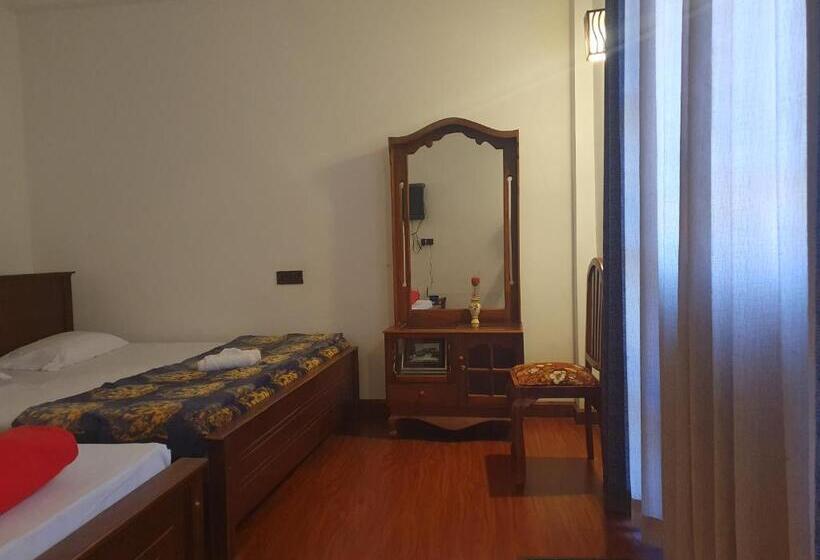 Standard Quadruple Room, Barrow Villa