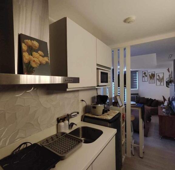 استودیو استاندارد با بالکن, Azure North Staycation By 7twentysix Crib