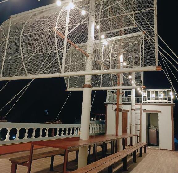 家庭房间共用浴室, Boat And House Resort Khao Kho