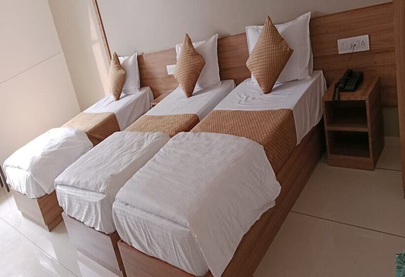 חדר דלוקס לשלושה, Sap