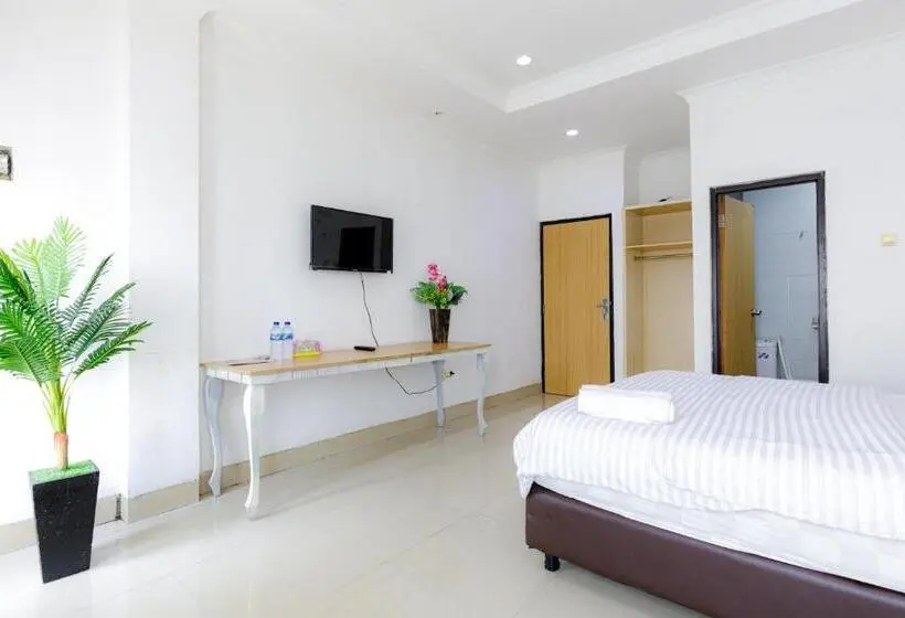 スーペリアールーム, Urbanview Srb Near Mall Ciputra Cibubur By Reddoorz