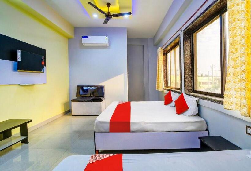 三人经典房间, Oyo Hotel New Braj Palace And Restaurant