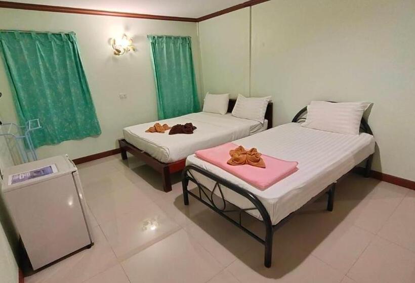 غرفة قياسية ثلاثية, Lee View Wangnamkeaw