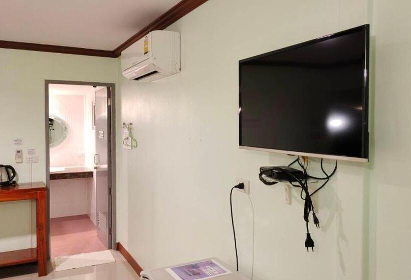 غرفة قياسية ثلاثية, Lee View Wangnamkeaw