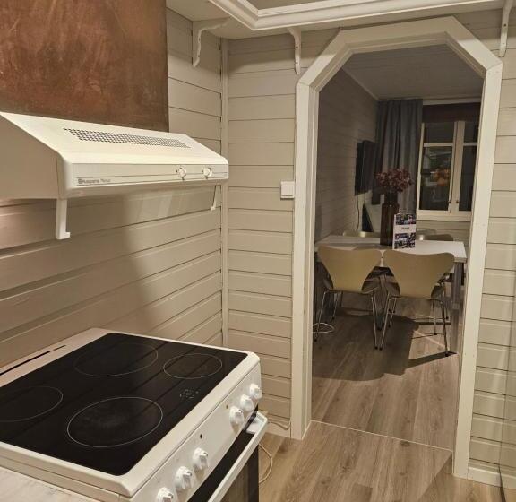 آپارتمان 2 خوابه, Enter Backpack Apartments