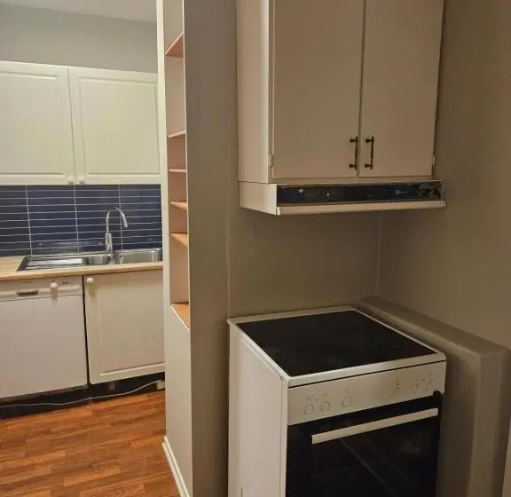آپارتمان 1 خوابه, Enter Backpack Apartments