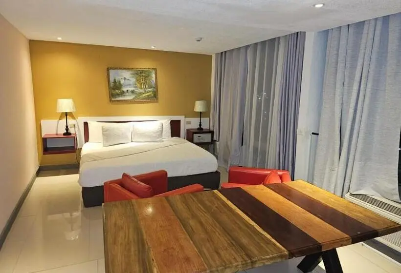 Sviitti Poreallas, Golden Tree Hotel Belize