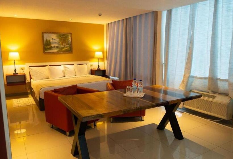 جناح مزود بجاكوزى, Golden Tree Hotel Belize