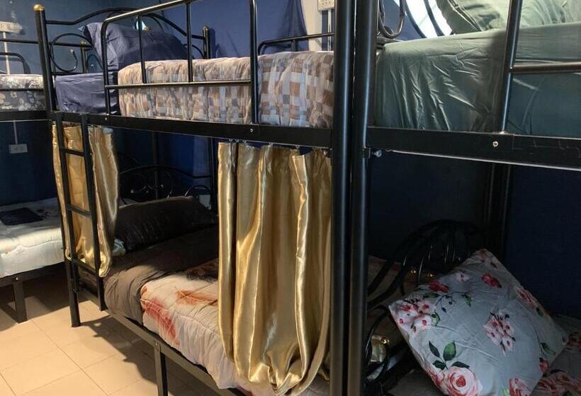 تختخواب در اتاق مشترک, Green Apple Hostel Khaosan
