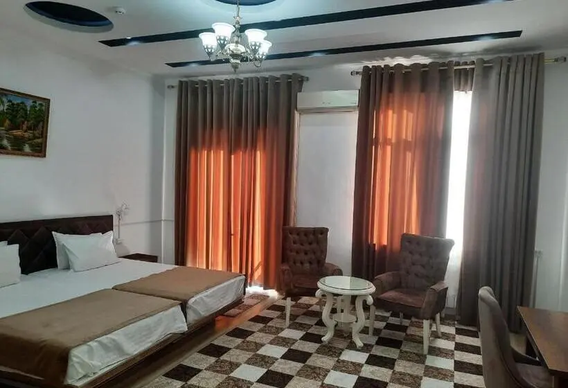 سوئیت با بالکن, Grand Sarbon