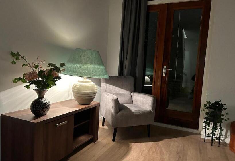 Четырехместный Номер Стандарт, Nijeveen