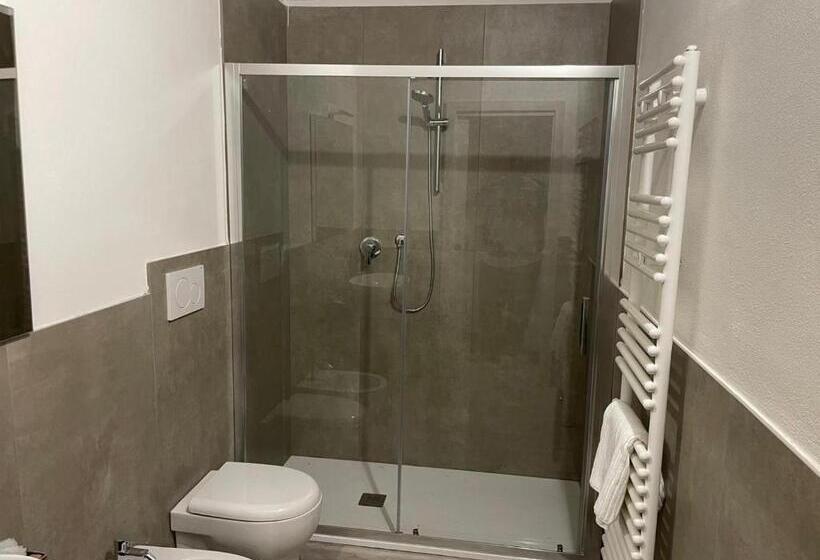 اتاق استاندارد چهار تخته, Villa Il Tufo